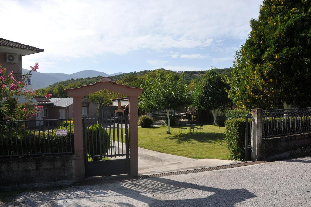 The Other Side Of Meteora With Lush Garden, Bbq & Pavillion Καλαμπάκα Εξωτερικό φωτογραφία